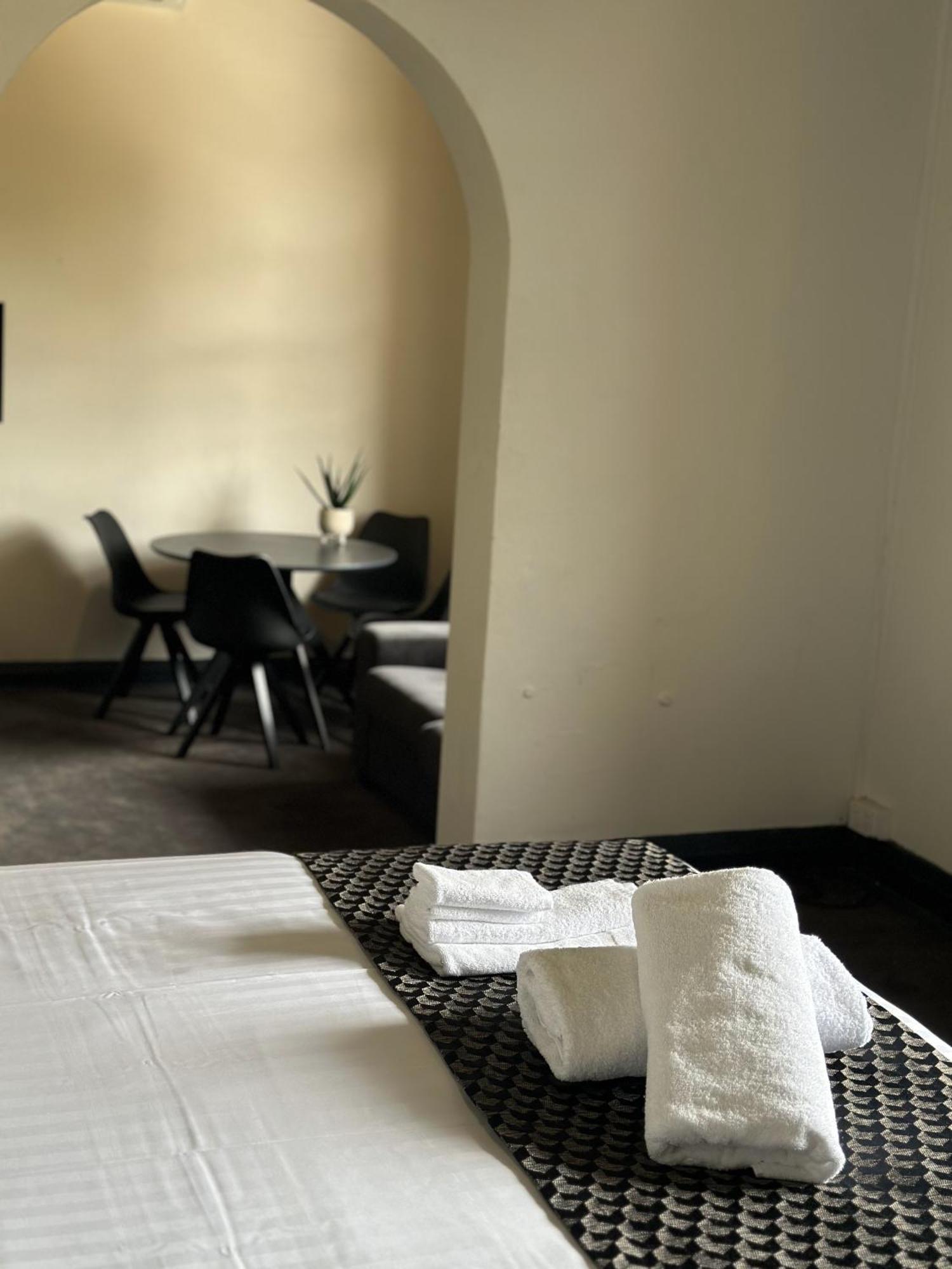 Romano'S Hotel & Suites 沃加沃加 外观 照片